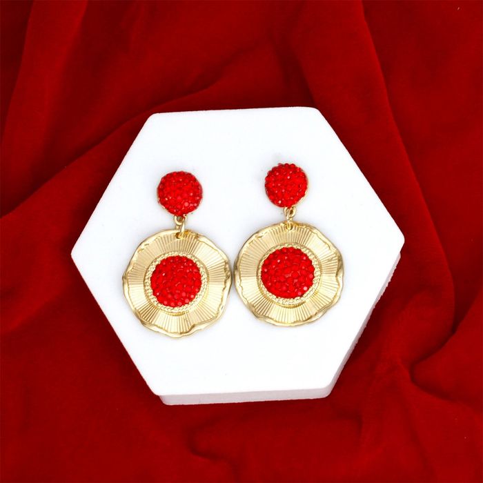 Drop Glam Stone Gold Round Earrings