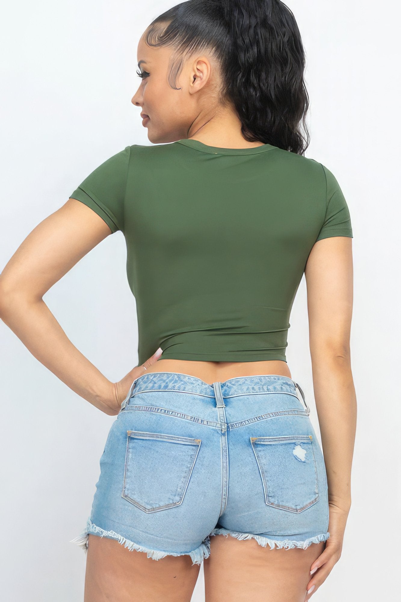 Short sleeve roundneck crop top